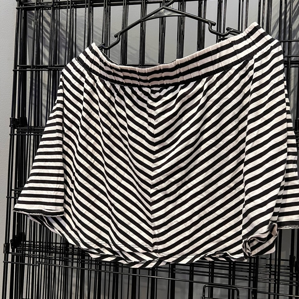 Black & white striped skirt size 12